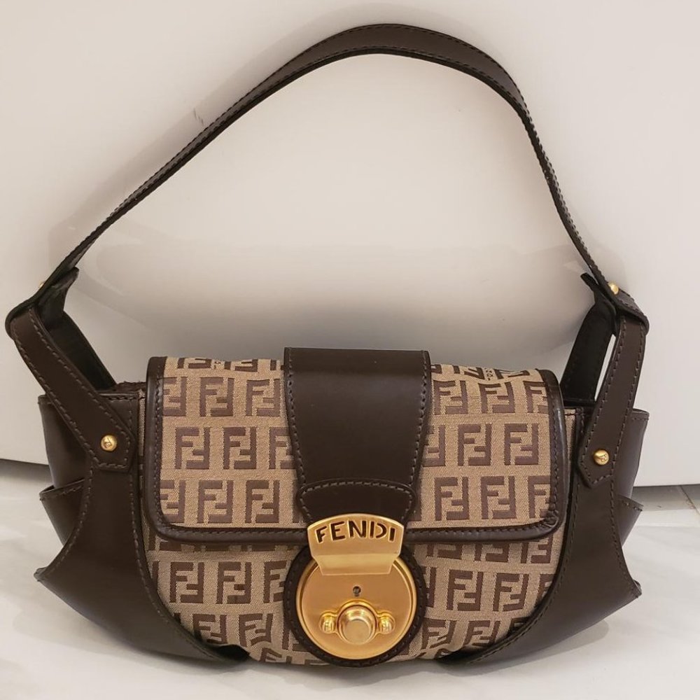 Fendi Borsa Tuc Small Shoulder Bag